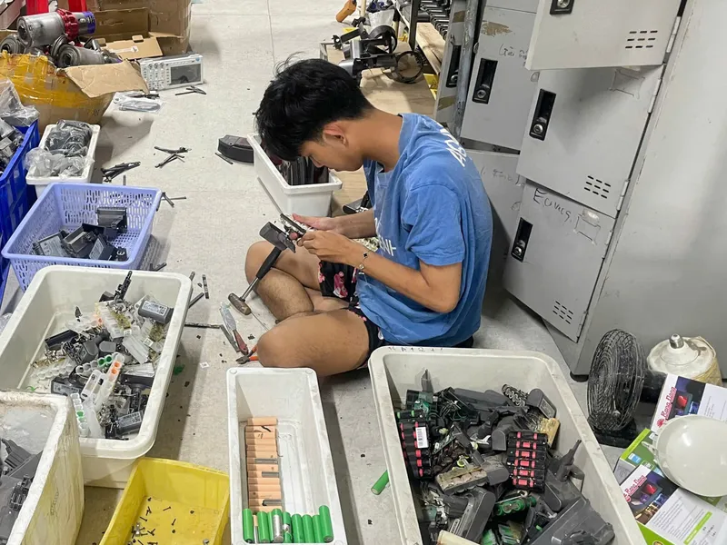 Trung tâm bảo hành máy hút bụi Dyson