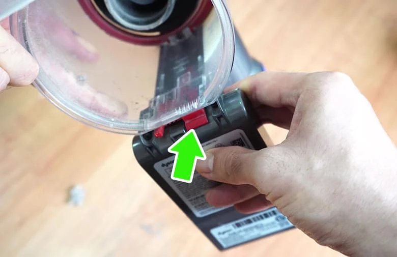 Dyson V8 cleaning cyclone 2