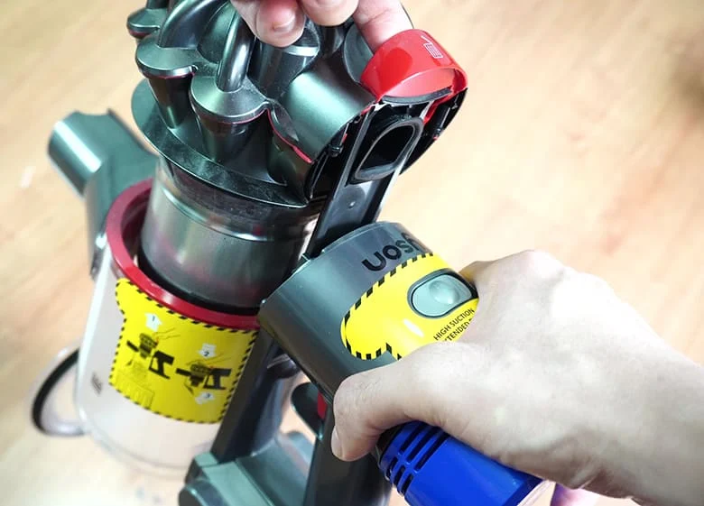 Dyson V8 cleaning cyclone step 1