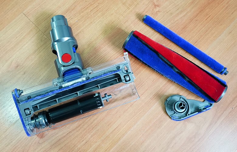 Dyson V8 roller brush out