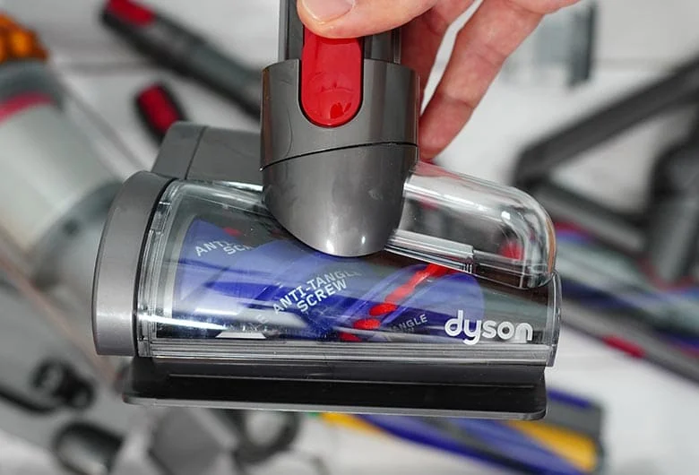 Dyson V15 anti tangle mini brush 11