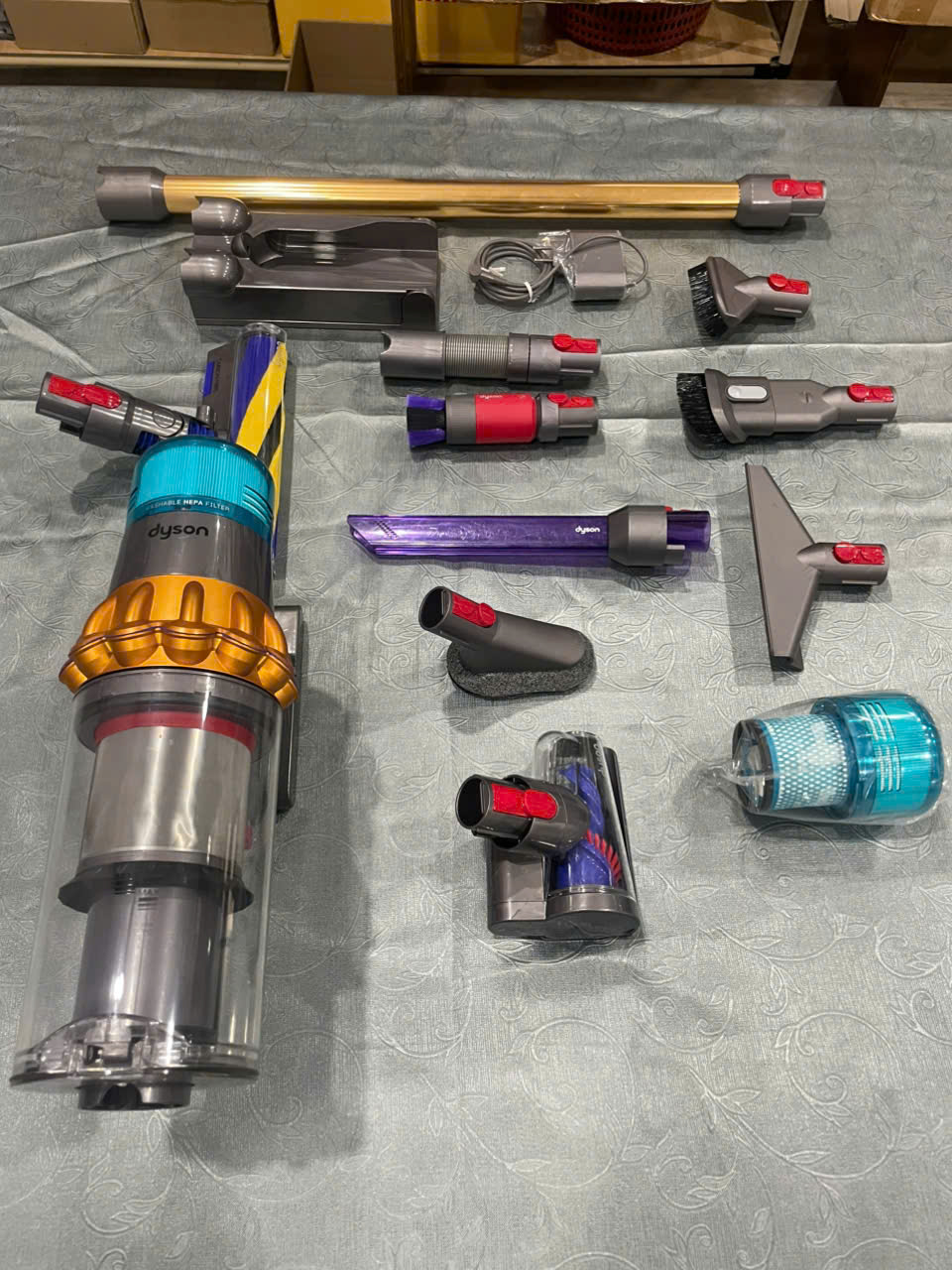 Máy hút bụi không dây Dyson V15 Detect Absolute. (3) May hut bui khong day Dyson V15 Detect Absolute. 3