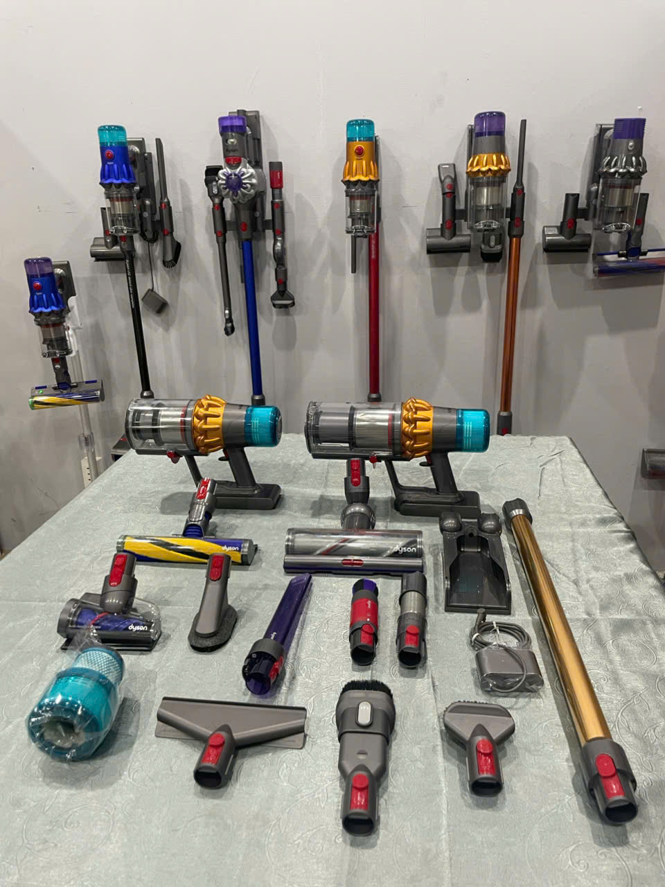 Máy hút bụi không dây Dyson V15 Detect Absolute. (5) May hut bui khong day Dyson V15 Detect Absolute. 5