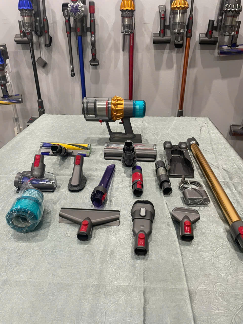 Máy hút bụi không dây Dyson V15 Detect Absolute. (6) May hut bui khong day Dyson V15 Detect Absolute. 6