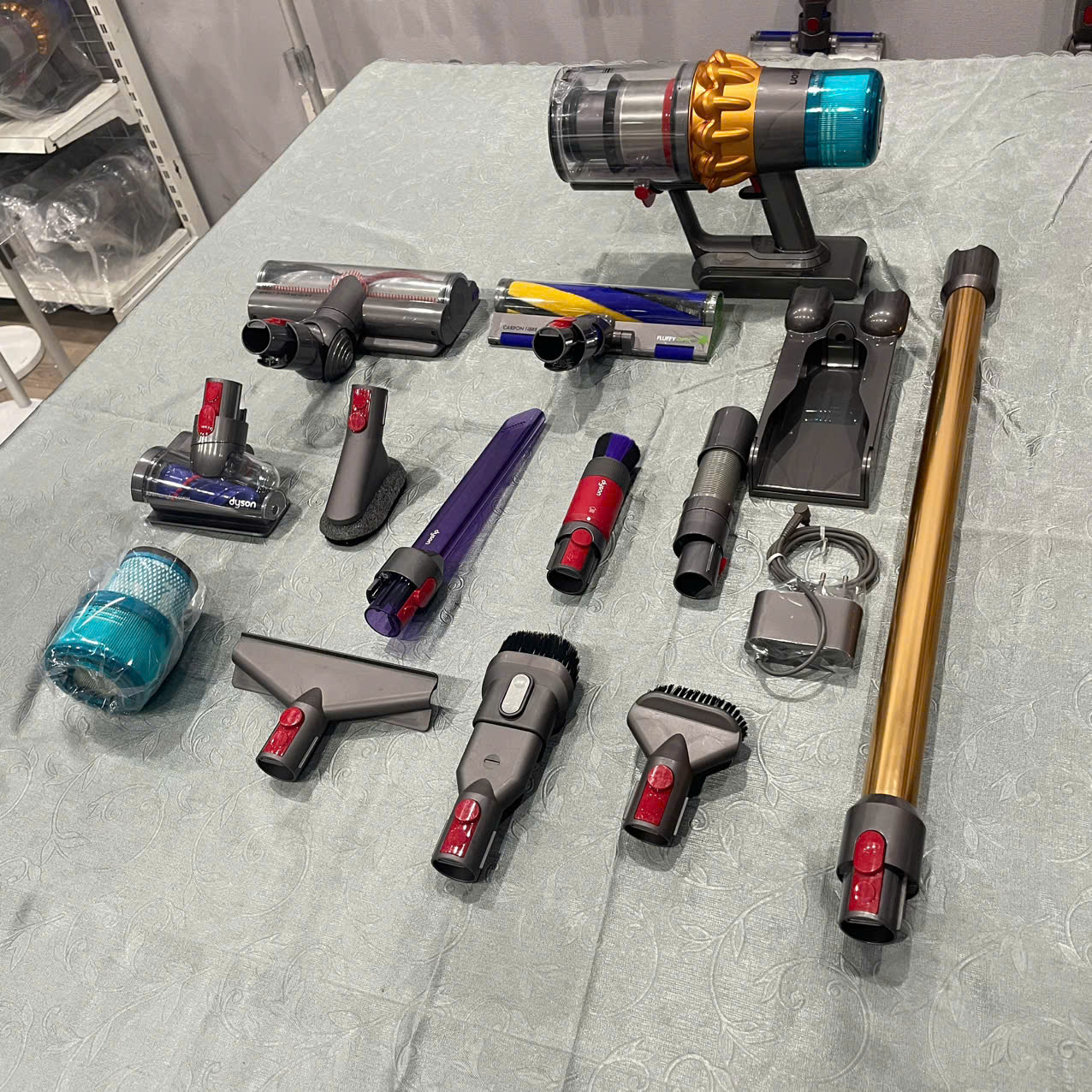 Máy hút bụi không dây Dyson V15 Detect Absolute. (7) May hut bui khong day Dyson V15 Detect Absolute. 7