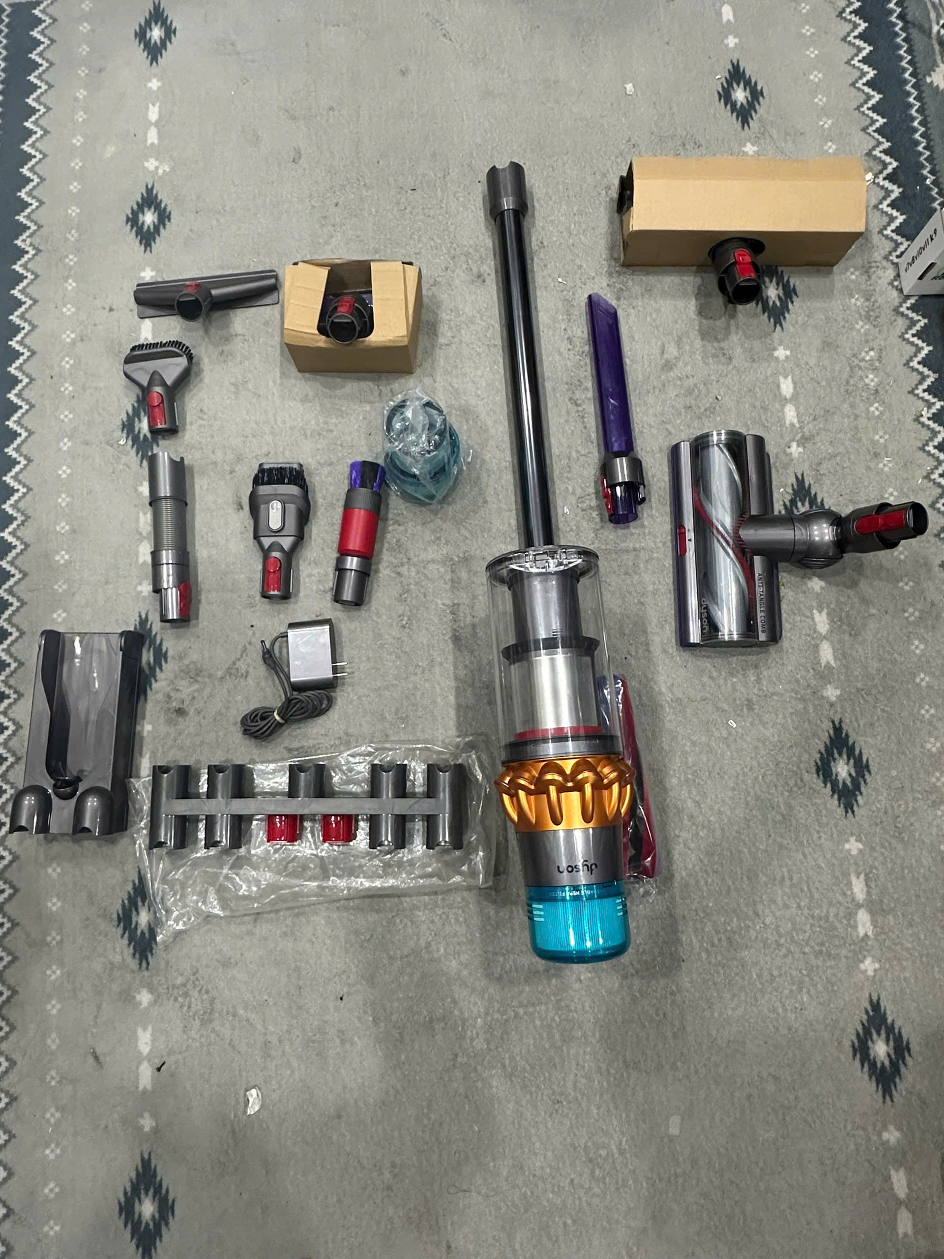 Máy hút bụi không dây Dyson V15 Detect Absolute. (8) May hut bui khong day Dyson V15 Detect Absolute. 8