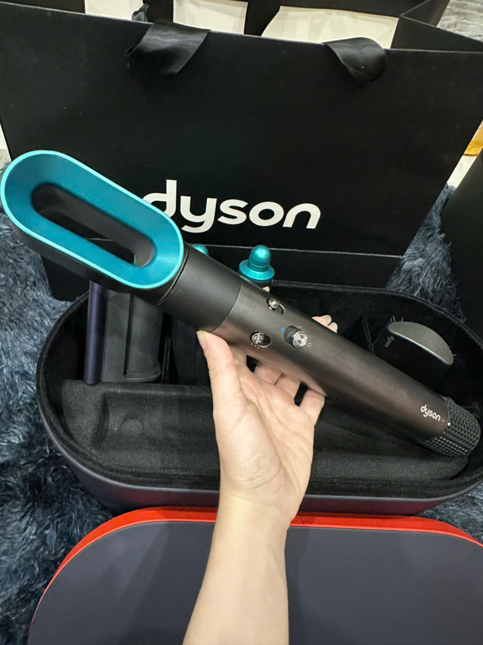 z7767766896574_fe909d4788e0bc691da23d3bf775ee18 máy tạo kiểu tóc Dyson Airwrap Multi-styler Long Thịnh Tech Dyson
