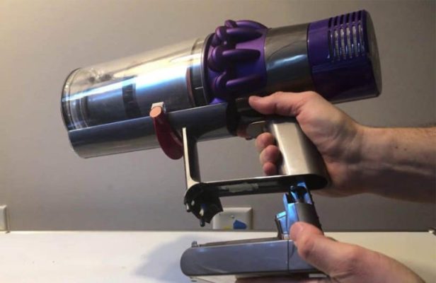 Sửa Dyson V12 Không Sạc Tại TP.HCM: Uy Tín, Thay Pin Lấy Liền Long Thịnh Tech Dyson