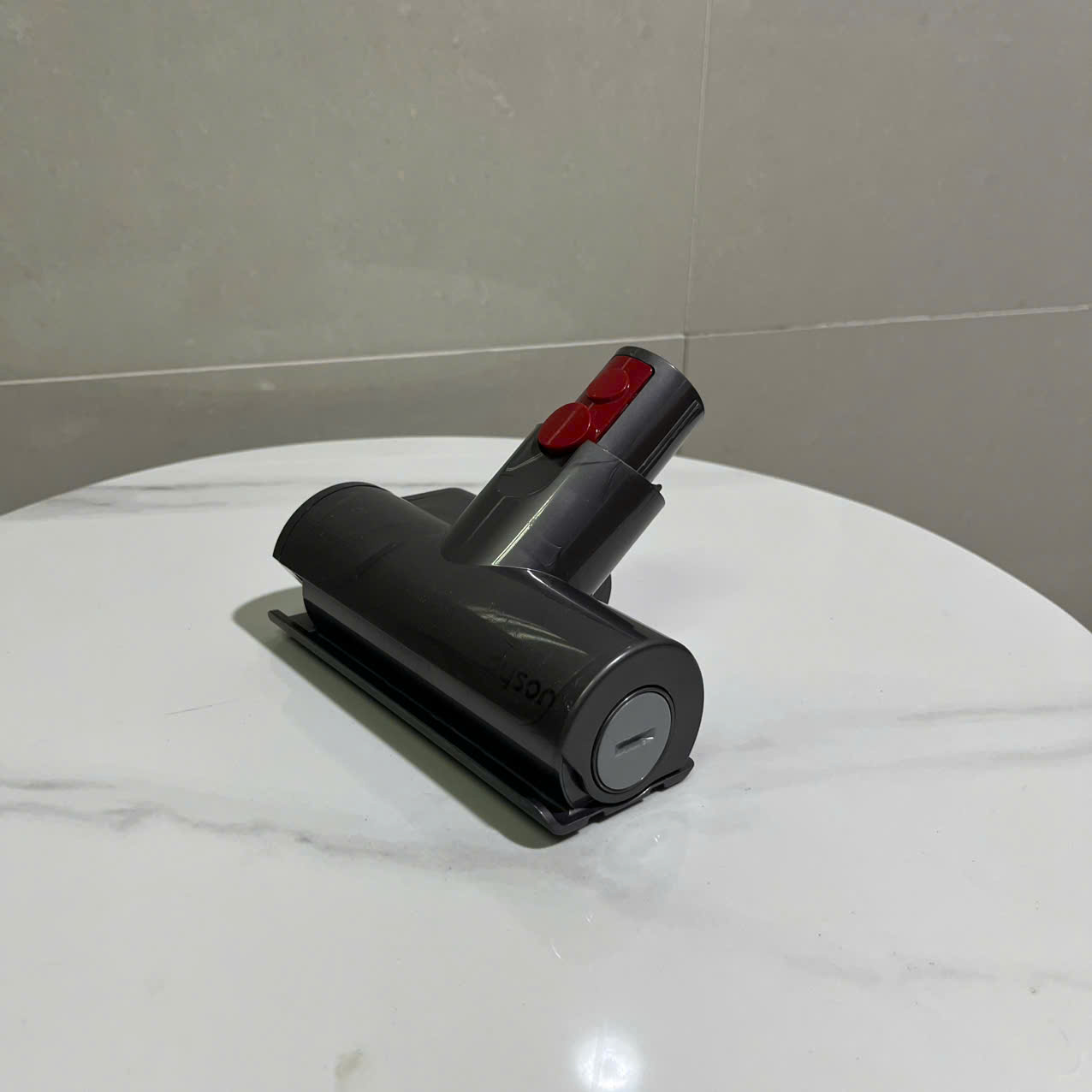 z7789508373453_7638f08d23ebe395ca656f738578e48c Đầu Hút Nệm Sofa Dyson V12, V10 Slim Chính Hãng | Mini Motorized Tool Long Thịnh Tech Dyson