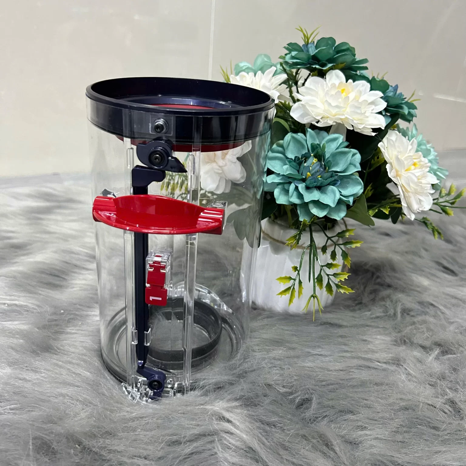z7209286695018_aed74e0d47c4f04f939db2ad90a2cb0b-1536x1536 Hộp chứa rác chính hãng cho máy hút bụi Dyson Gen5 (SV23). Long Thịnh Tech Dyson
