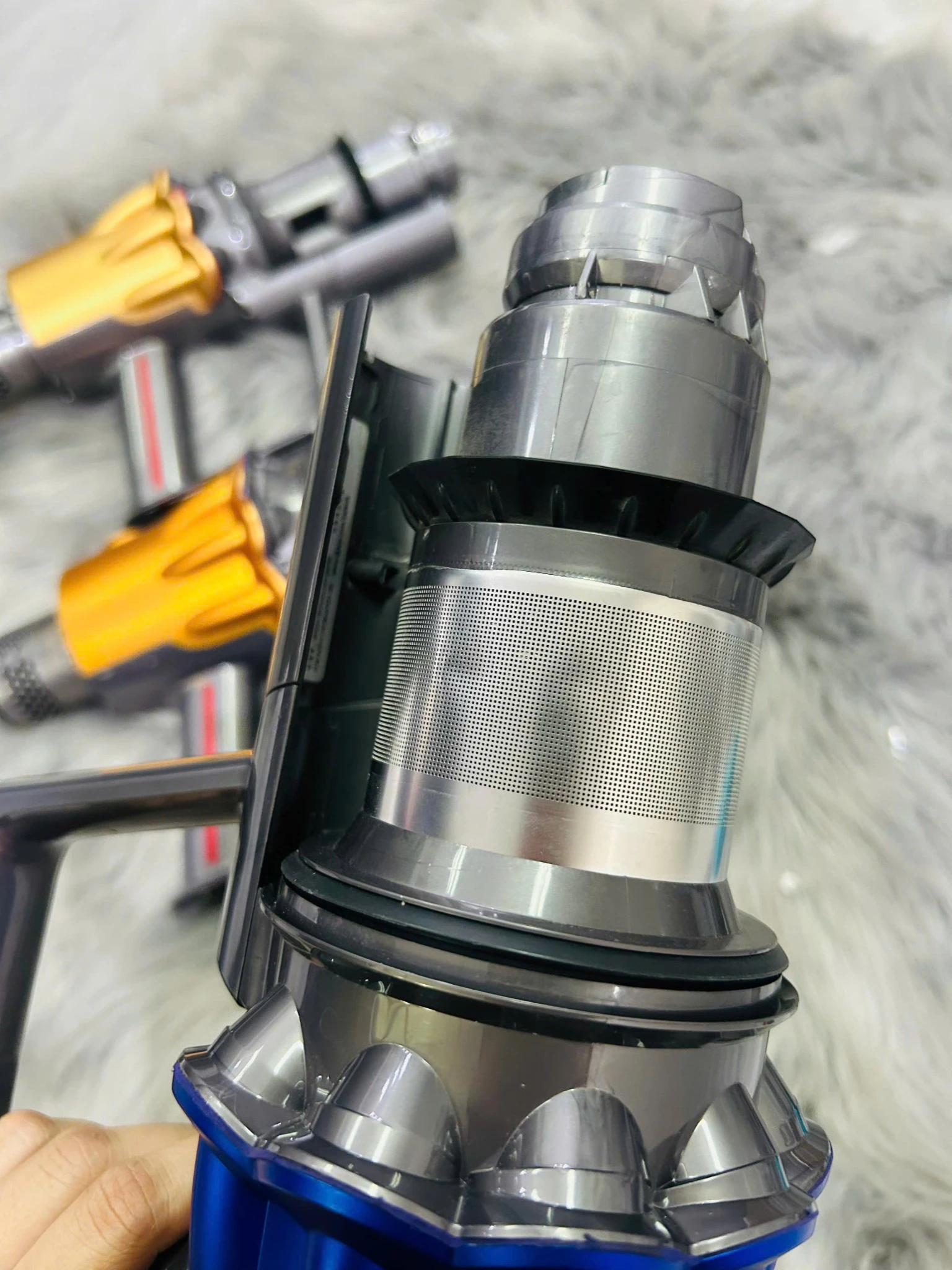 z7603005988410_13bcf87f1c926dcbbe7c359580e5af68-Photoroom Cụm thân máy liền động cơ và lốc xoáy cho Dyson V12 Detect Slim Long Thịnh Tech Dyson